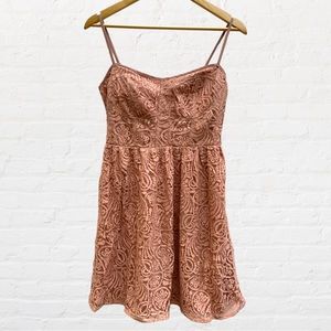 ark & co Lace Blush Pink Bow Detail Peekaboo Back Mini Dress Rare Size Small